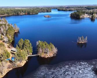 New! Cozy Cabin on a Private Island - Tomahawk