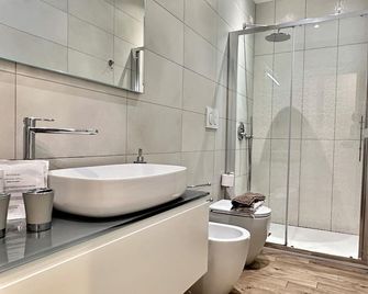 Luxurysmart - Misano Adriatico - Bathroom