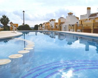 Montemares Golf Luxury Villas and Apartments - Cartagena - Piscina