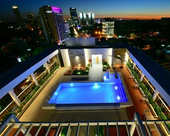 Holiday Inn Express Asuncion Aviadores By IHG - Asuncion - Pool