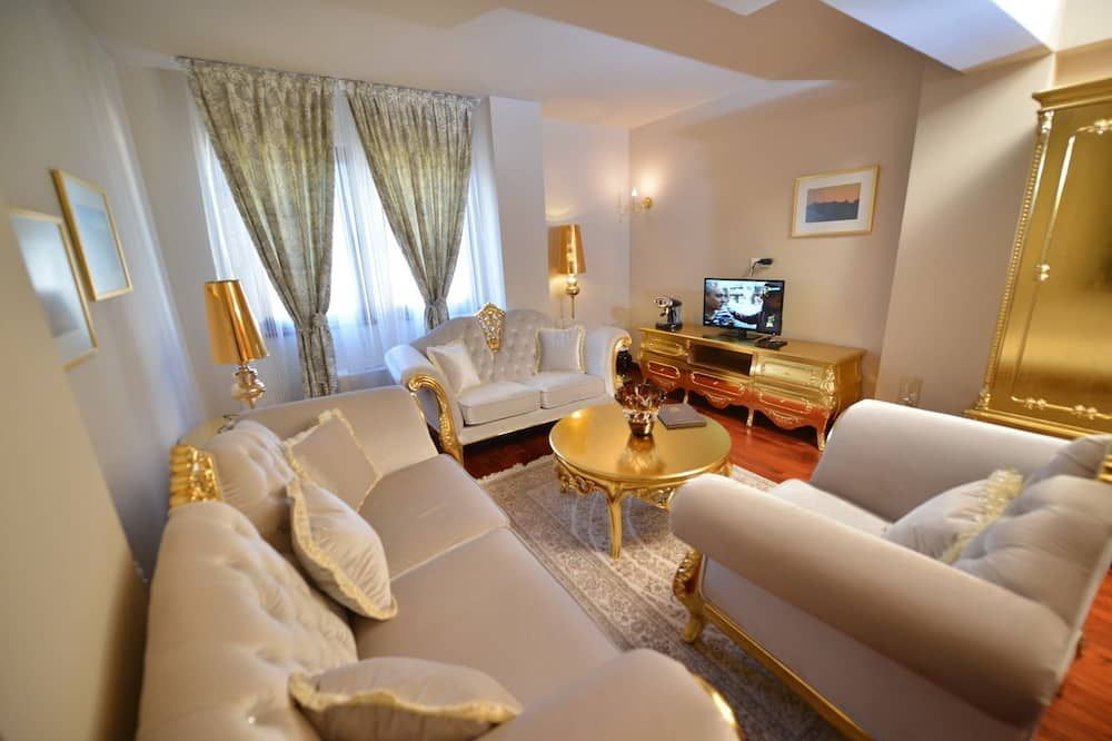 بوشي ريزورت آند سبا - سكوبي - غرفة معيشة