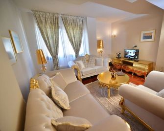 Bushi Resort & Spa - Skopje - Living room