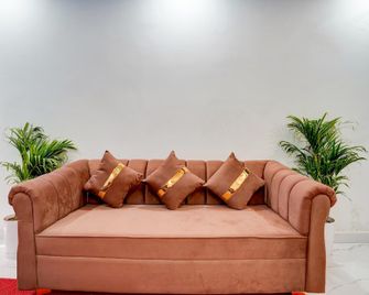 Hotel O Brothers - Panchkula - Lounge