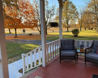 The Vine Bed & Breakfast, Llc - Dundee - Balkón