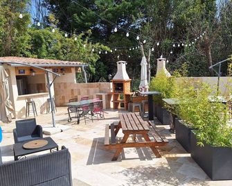 Valentins cottage Moulin de Tartay Avignon - Avignon - Innenhof