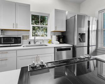 Sand Piper Home - Rosemary Beach - Cocina