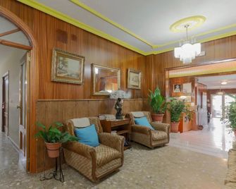 Hotel Restaurante Moya - Monesterio - Lobby