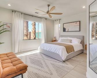 Indio Oasis with Heated Saltwater Pool and Hot Tub! - Indio - Bedroom