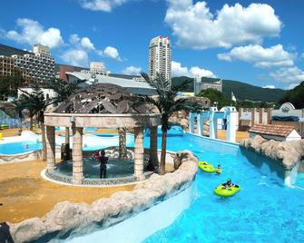 Phoenix Resort Pyeongchang - Pyeongchang - Zwembad