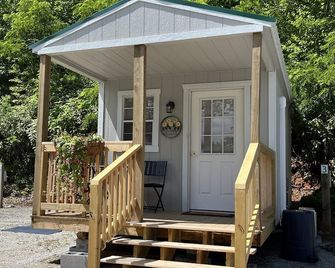 Cozy Sleep Cabin located at Panther Ridge RV Park & Campground - Lake Toxaway