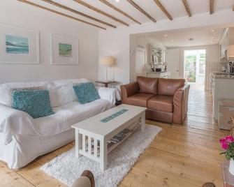 Quaint and charming cottage in Arundel - Arundel - Living room