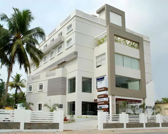 Hotel Moonlit Regency - Thodupuzha - Building