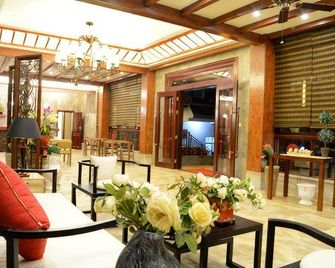 Wanning Hele Family Home Stay - Wanning - Lobby