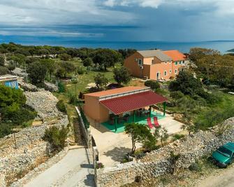 2 Bedroom Beautiful Apartment In Veli Losinj - Veli Losinj - Edificio
