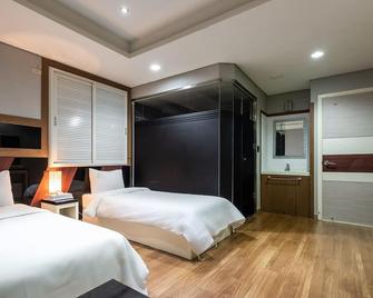 Incheon (Wolmido) Galaxy Hotel - Incheon - Bedroom