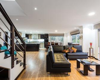 Gaviota Apartments & Suites - Cuenca - Living room