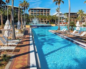 Pet Friendly Seacrest Home for 10 - Resort Pool + Beach Shuttle - Rosemary Beach - Pool