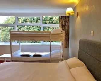 The Highfield Hotel - Bradford - Bedroom