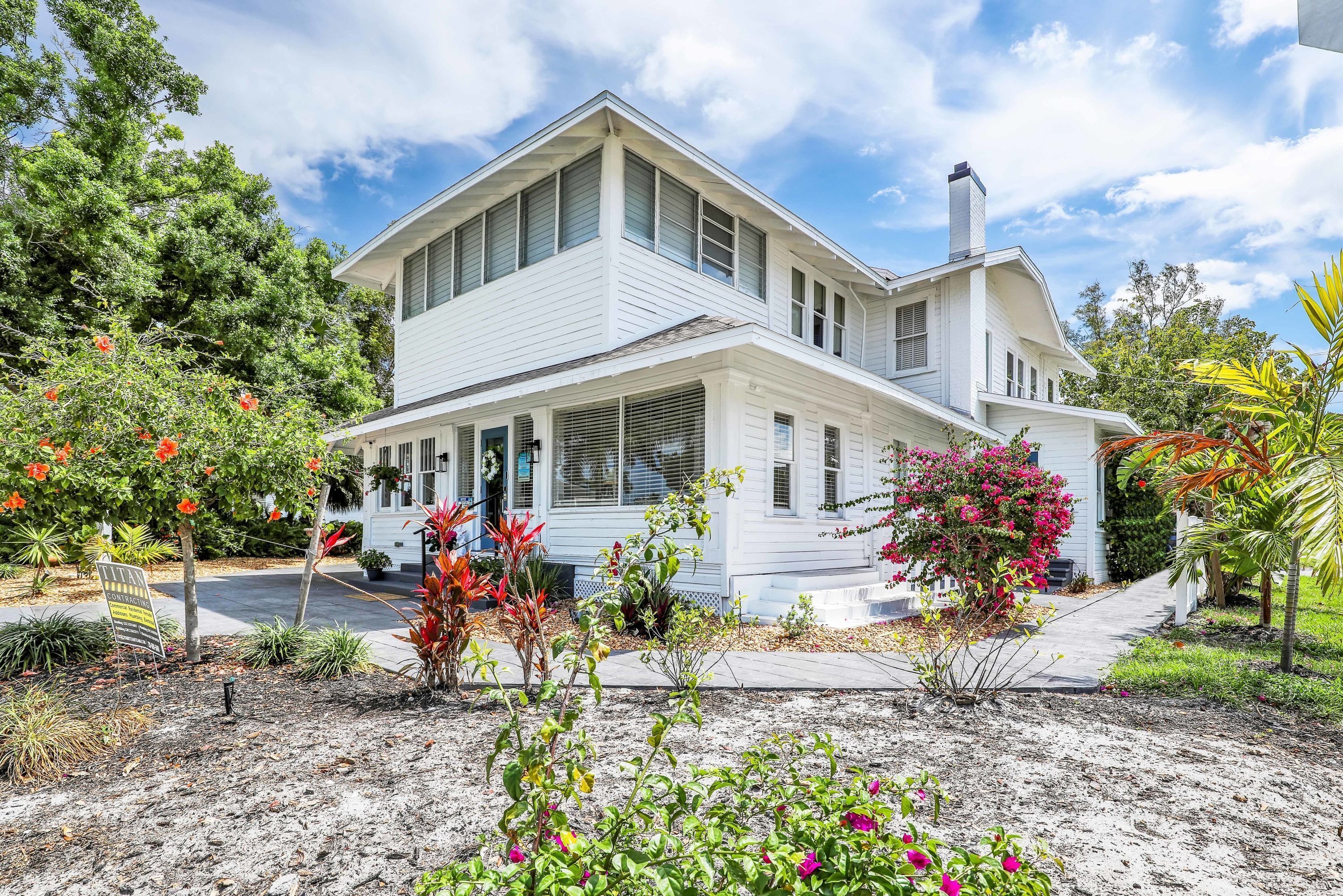 Hibiscus House Bed Breakfast Inn Parrot Room - פורט מאיירס - בניין