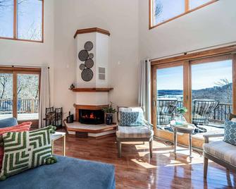Private Pickleball Court, Sleeps 12, Lake Front - Garfield - Sala de estar