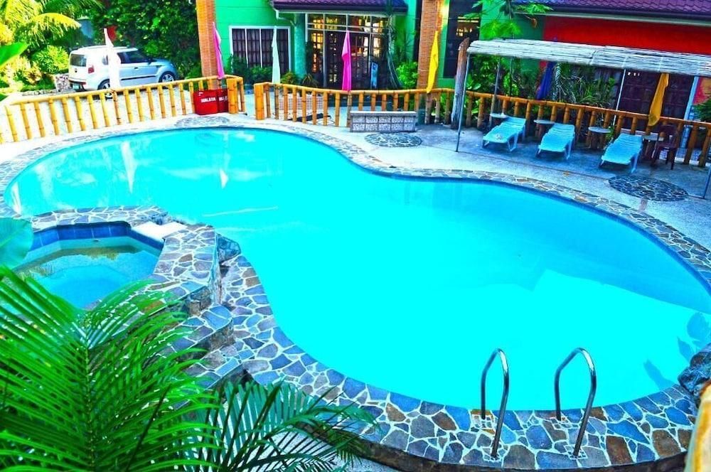 ستيفاني جرايس بارادايس إن آند ريستوبار