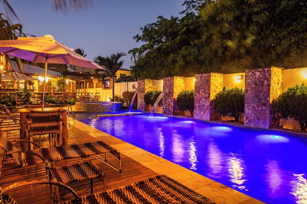 بوزادا كاركارا