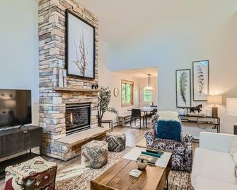 Hawn Drive 62 townhouse - Frisco - Living room