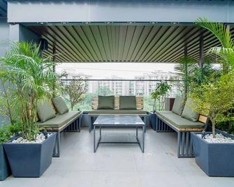 Saltstayz Select - Golf Course Road & Sector 57 - Karnal - Patio