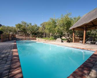 Mmakuba Private Game Lodge - Behoudeniskloof - Piscina