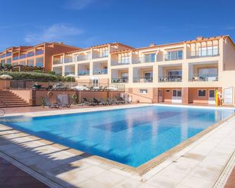 博阿維斯塔高爾夫度假酒店及水療中心 - 拉戈斯 - 拉戈斯 - 游泳池