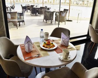 Tamara Beach Resort - Half Moon Bay - Al Khobar - Restaurante