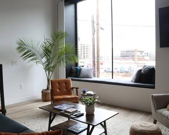 Spacious, Luxe, New York-Style Loft in Downtown Salt Lake City! - Salt Lake City - Living room