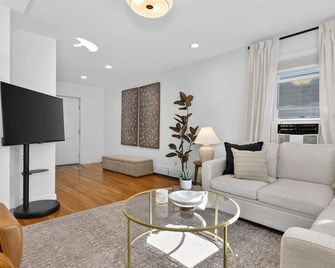 Free Parking Sleeps 10 3bd 3ba Amenities Holiday Home - Cambridge - Wohnzimmer