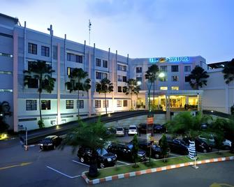 The Sun Hotel Sidoarjo - Sidoarjo - Gebouw