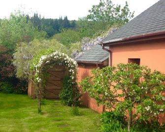 Ty Carreg Fach Staycation Cottage Cardif - Cardiff - Outdoor view