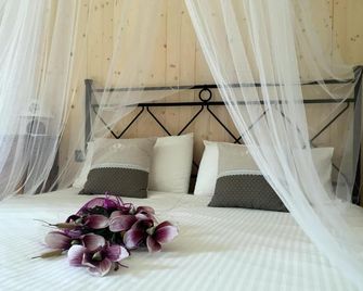 B&B Casa Taralin - Teglio - Camera da letto