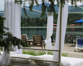 Hotel Civilia Lakeside by Civilia Golf Retreat - Clearwater - Patio