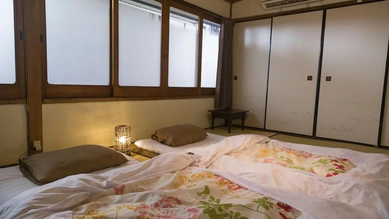 جيست هاوس أوكيس إن - هوستل