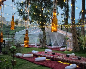 Urban Nomads Pune Co-Live & Co-Work - Pune - Patio