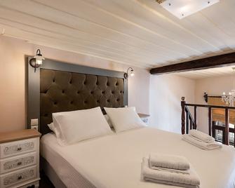 Old Town Suites - Chania - Schlafzimmer