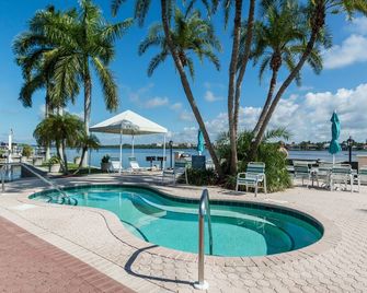 Unit 309- 2 Bedroom 2 Bathroom Bay Side Standard Condominium - Sarasota - Pool