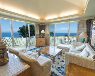 The Southern Links Resort Hotel - Yaese - Living room