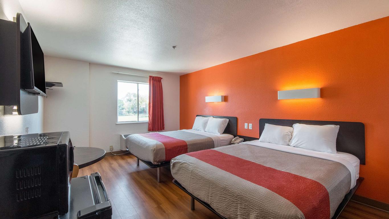 موتل 6 سان أنتونيو، تكساس - داونتاون - ألامودوم دوم