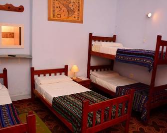 Hostal Yatasto - Salta - Schlafzimmer