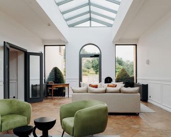 دومين دي روشيبوا آند سبا نوكس - فيتراك (اكويتاين) - غرفة معيشة