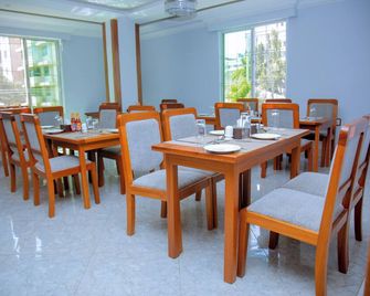 Hotel Rolax - Daressalam - Restaurant