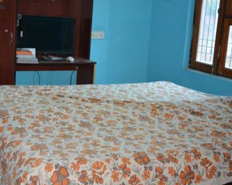 Charming 3-bedroom bungalow with AC, fitness room in wonderful Gwalior - Gwalior - Bedroom