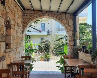 Adil Pansiyon - Cesme