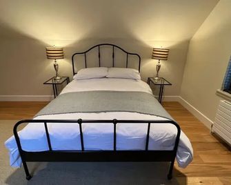 New 1bd Contemporary Flat Upper Dunblane - Dunblane - Спальня