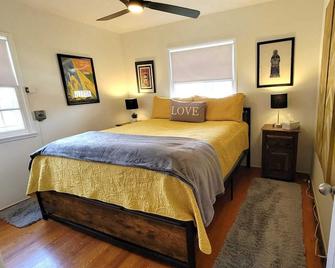 Charming house with WiFi in West Long Beach - Long Beach - Bedroom